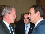 Bush y ellos.jpg