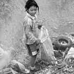 Pibe Argentino Comiendo Basura.jpg